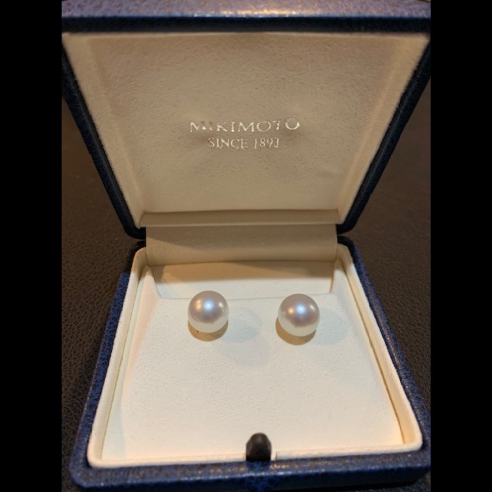 Mikimoto White Pearl Stud Earrings. Authentic.